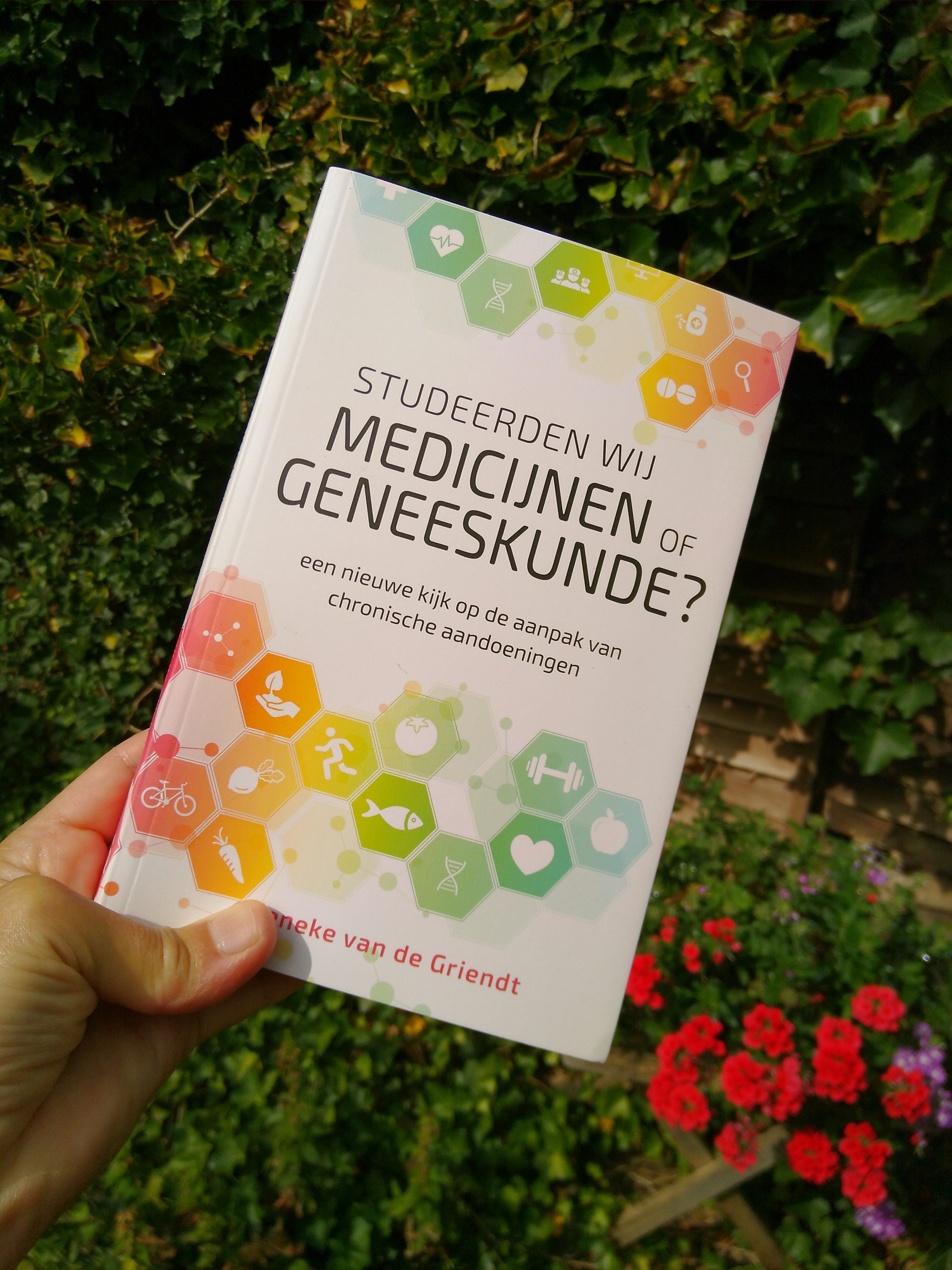 Boekbespreking Medicijnen of geneeskunde?